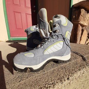 SOLD Women's Snowshoe Boots